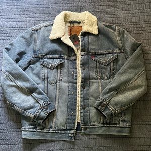 Levi’s trucker Sherpa jean jacket